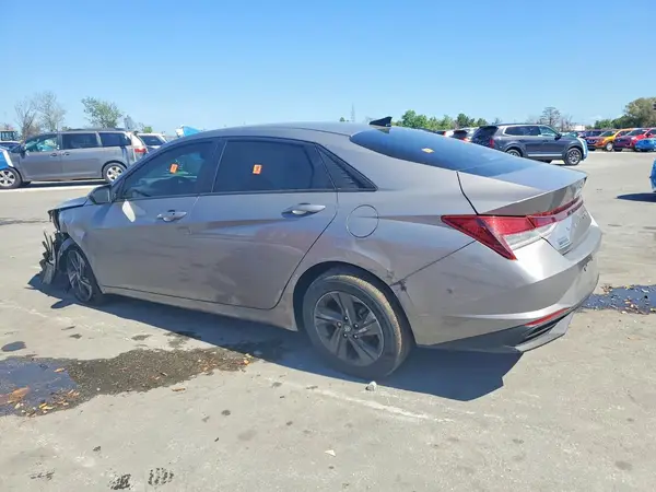 KMHLM4AG0NU275951 2022 HYUNDAI ELANTRA - Image 2