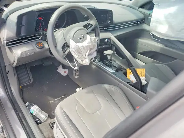 KMHLM4AG0NU275951 2022 HYUNDAI ELANTRA - Image 8