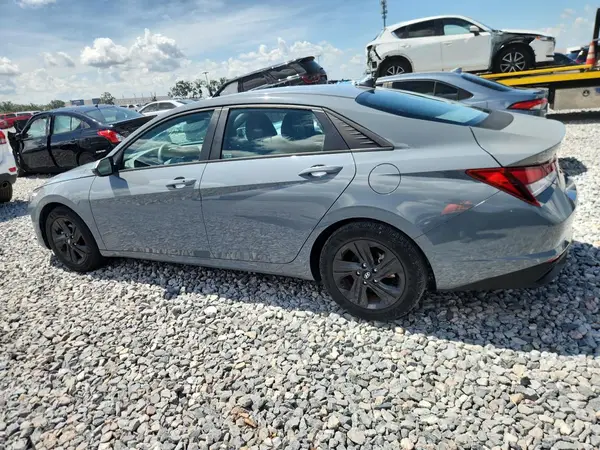 KMHLM4AG0NU283810 2022 HYUNDAI ELANTRA - Image 2