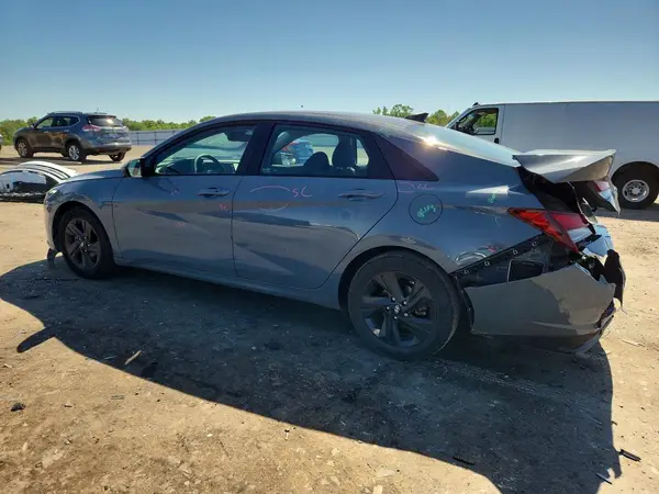 KMHLM4AG0NU283869 2022 HYUNDAI ELANTRA - Image 2
