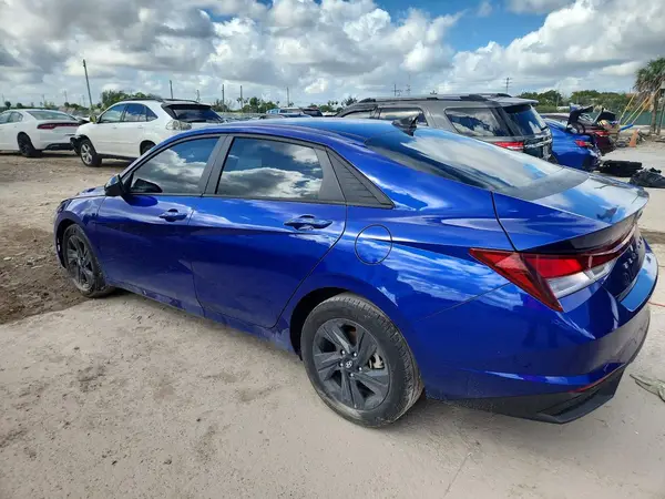 KMHLM4AG0NU285055 2022 HYUNDAI ELANTRA - Image 2