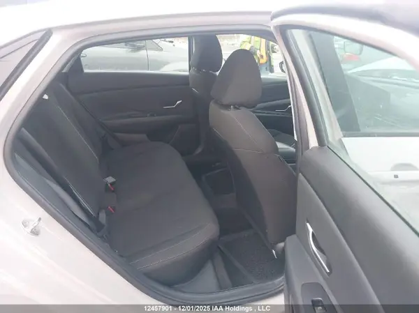 KMHLM4AG0NU286321 2022 HYUNDAI ELANTRA - Image 8