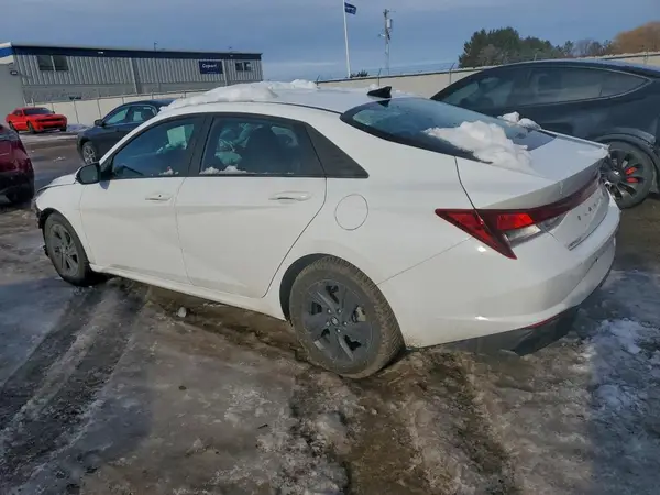 KMHLM4AG0NU287517 2022 HYUNDAI ELANTRA - Image 2