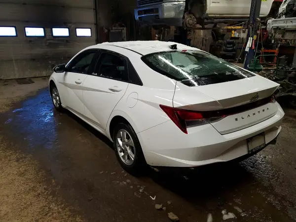KMHLM4AG0NU319558 2022 HYUNDAI ELANTRA - Image 2