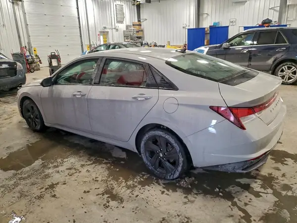 KMHLM4AG0NU325361 2022 HYUNDAI ELANTRA - Image 2