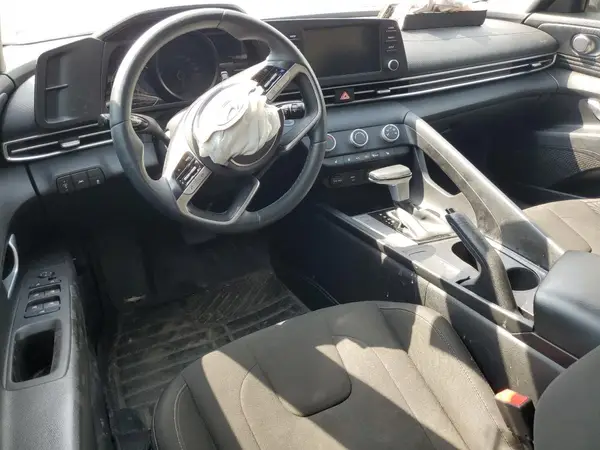 KMHLM4AG0NU335680 2022 HYUNDAI ELANTRA - Image 8