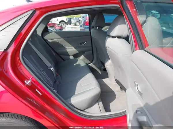 KMHLM4AG0NU345576 2022 HYUNDAI ELANTRA - Image 8