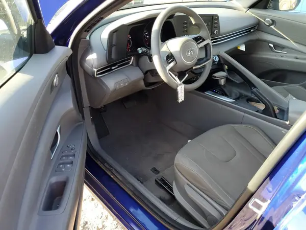 KMHLM4AG0NU350373 2022 HYUNDAI ELANTRA - Image 8
