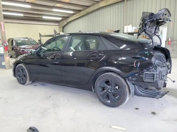 KMHLM4AG0NU350745 2022 HYUNDAI ELANTRA - Image 2
