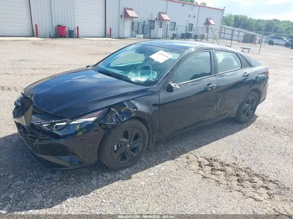 KMHLM4AG0PU376653 2023 HYUNDAI ELANTRA - Image 2