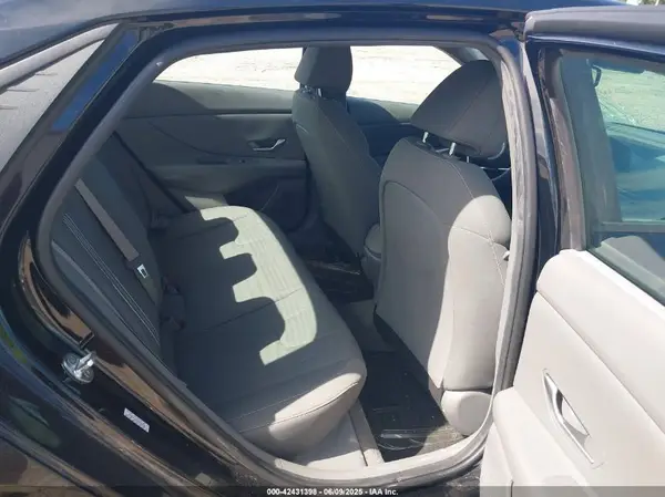 KMHLM4AG0PU376653 2023 HYUNDAI ELANTRA - Image 8