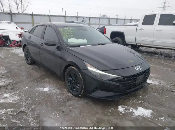 KMHLM4AG0PU379813 2023 HYUNDAI ELANTRA - Image 1