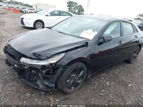 KMHLM4AG0PU386275 2023 HYUNDAI ELANTRA - Image 2