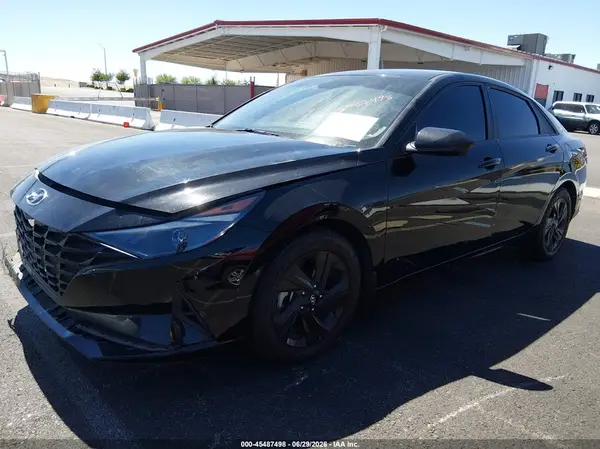 KMHLM4AG0PU390701 2023 HYUNDAI ELANTRA - Image 2