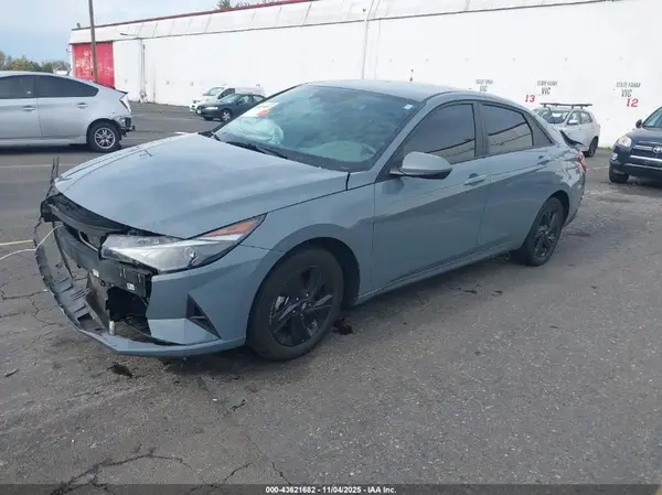 KMHLM4AG0PU395431 2023 HYUNDAI ELANTRA - Image 2
