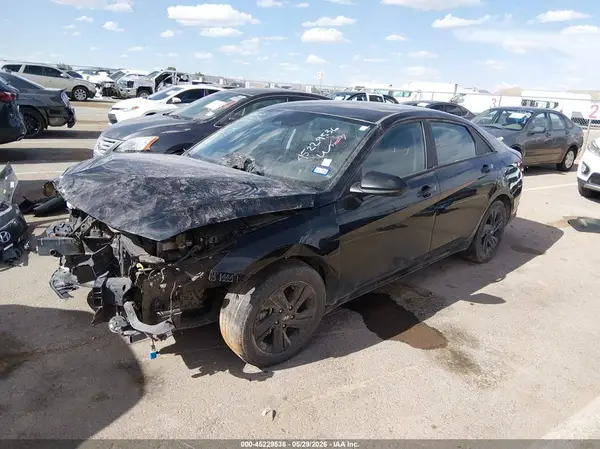 KMHLM4AG0PU420649 2023 HYUNDAI ELANTRA - Image 2