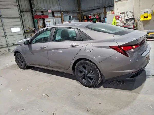 KMHLM4AG0PU438892 2023 HYUNDAI ELANTRA - Image 2