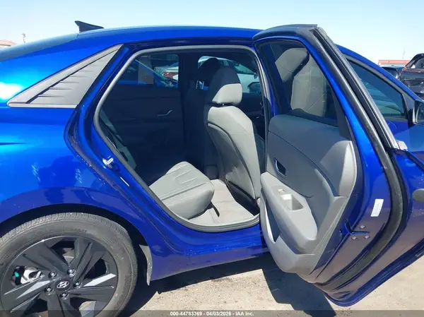 KMHLM4AG0PU439069 2023 HYUNDAI ELANTRA - Image 8