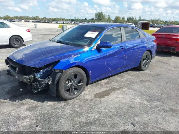 KMHLM4AG0PU440898 2023 HYUNDAI ELANTRA - Image 2