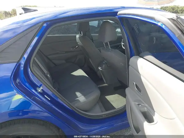 KMHLM4AG0PU440898 2023 HYUNDAI ELANTRA - Image 8