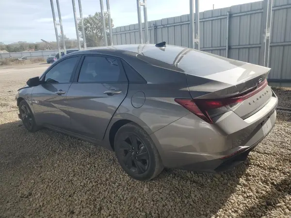KMHLM4AG0PU449164 2023 HYUNDAI ELANTRA - Image 2