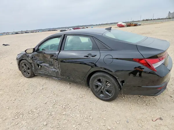 KMHLM4AG0PU449374 2023 HYUNDAI ELANTRA - Image 2
