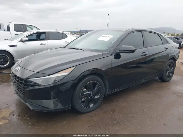 KMHLM4AG0PU458608 2023 HYUNDAI ELANTRA - Image 2