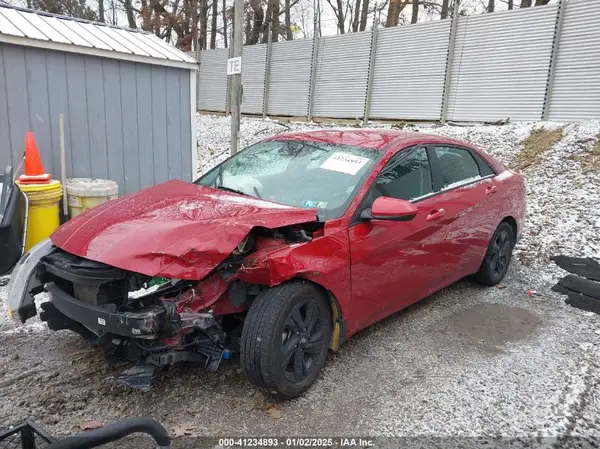 KMHLM4AG0PU460181 2023 HYUNDAI ELANTRA - Image 2
