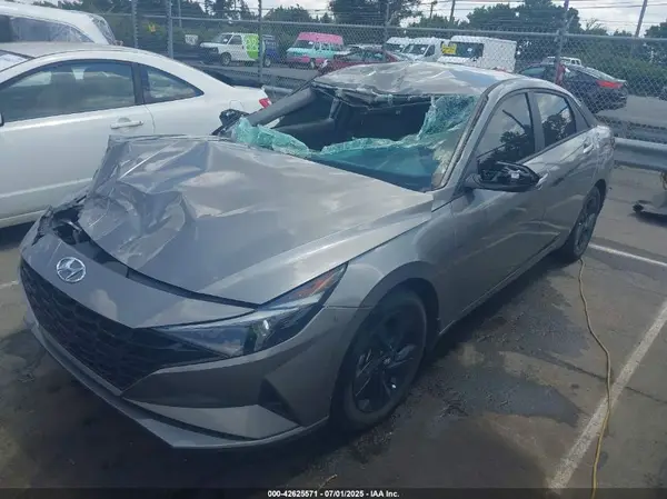 KMHLM4AG0PU479488 2023 HYUNDAI ELANTRA - Image 2
