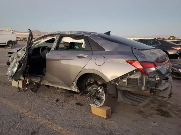 KMHLM4AG0PU480284 2023 HYUNDAI ELANTRA - Image 2
