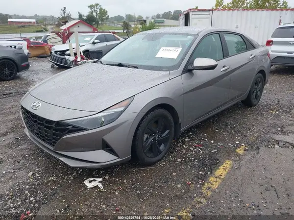 KMHLM4AG0PU481192 2023 HYUNDAI ELANTRA - Image 2