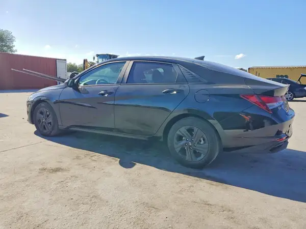 KMHLM4AG0PU505488 2023 HYUNDAI ELANTRA - Image 2