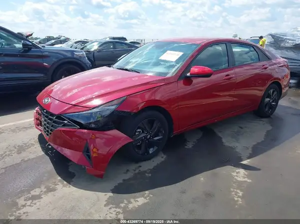 KMHLM4AG0PU511825 2023 HYUNDAI ELANTRA - Image 2
