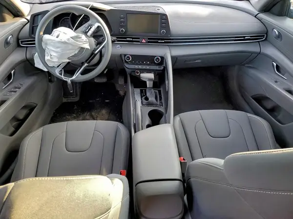 KMHLM4AG0PU520685 2023 HYUNDAI ELANTRA - Image 8