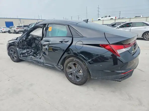 KMHLM4AG0PU526809 2023 HYUNDAI ELANTRA - Image 2
