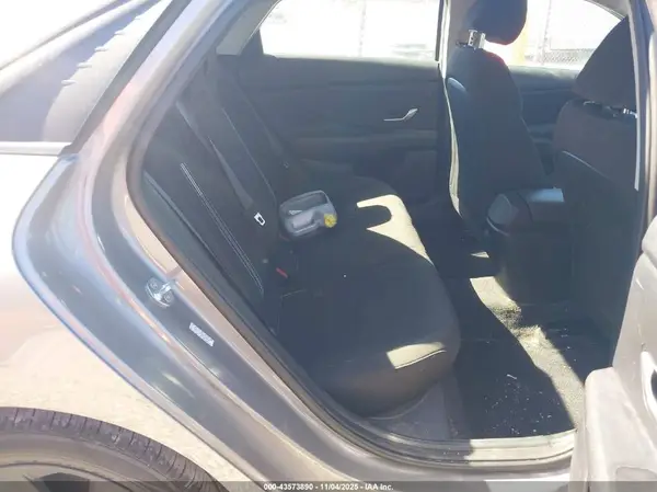 KMHLM4AG0PU532836 2023 HYUNDAI ELANTRA - Image 8
