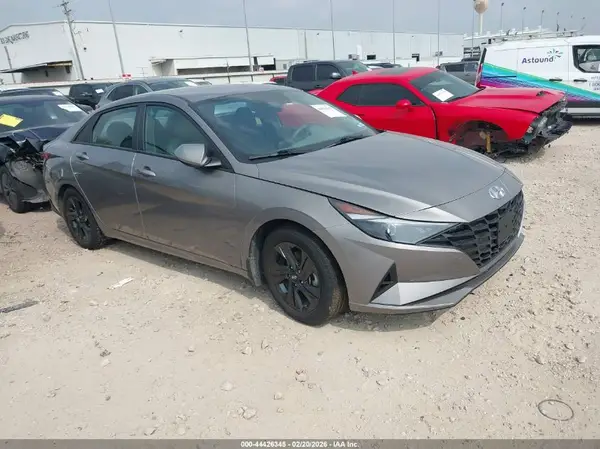 KMHLM4AG0PU535204 2023 HYUNDAI ELANTRA - Image 1