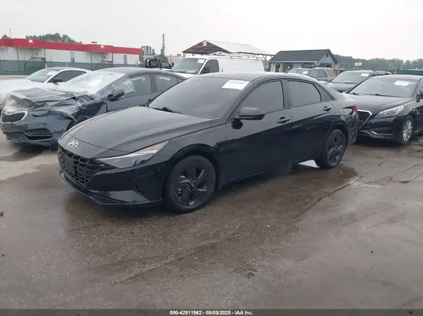 KMHLM4AG0PU552519 2023 HYUNDAI ELANTRA - Image 2