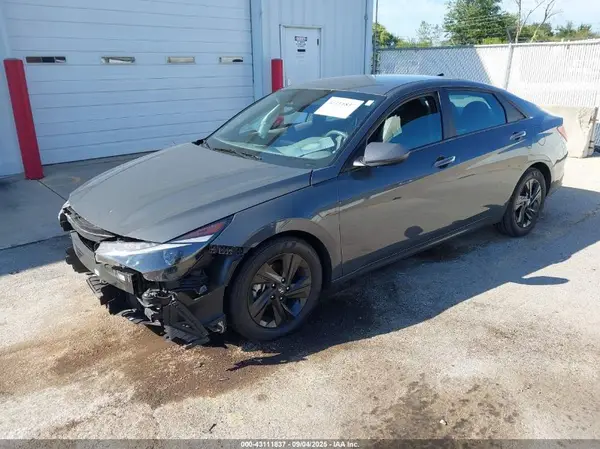 KMHLM4AG0PU563780 2023 HYUNDAI ELANTRA - Image 2