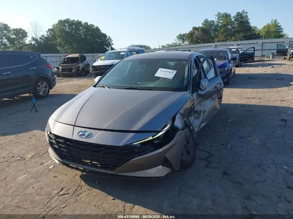 KMHLM4AG0PU564508 2023 HYUNDAI ELANTRA - Image 2