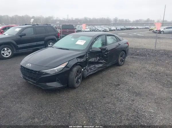 KMHLM4AG0PU571118 2023 HYUNDAI ELANTRA - Image 2