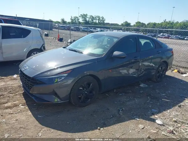 KMHLM4AG0PU572656 2023 HYUNDAI ELANTRA - Image 2