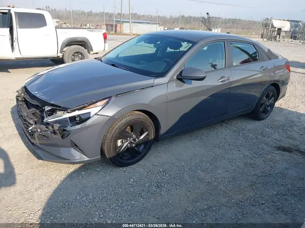 KMHLM4AG0PU576447 2023 HYUNDAI ELANTRA - Image 2