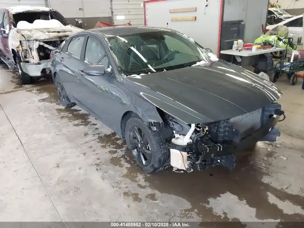 KMHLM4AG0PU581583 2023 HYUNDAI ELANTRA - Image 1