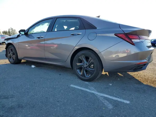 KMHLM4AG0PU585505 2023 HYUNDAI ELANTRA - Image 2
