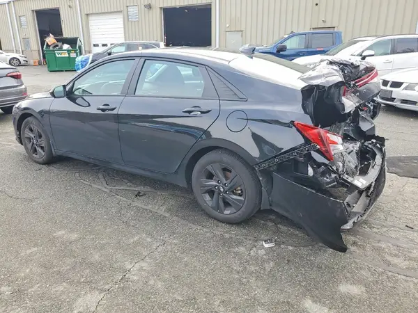 KMHLM4AG0PU586234 2023 HYUNDAI ELANTRA - Image 2