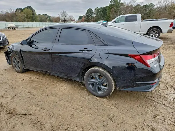 KMHLM4AG0PU586895 2023 HYUNDAI ELANTRA - Image 2