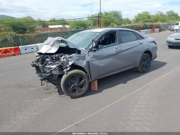KMHLM4AG0PU603128 2023 HYUNDAI ELANTRA - Image 2