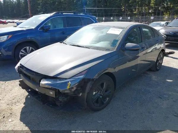 KMHLM4AG0PU618079 2023 HYUNDAI ELANTRA - Image 2