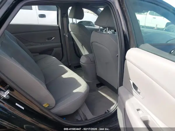 KMHLM4AG0PU630121 2023 HYUNDAI ELANTRA - Image 8